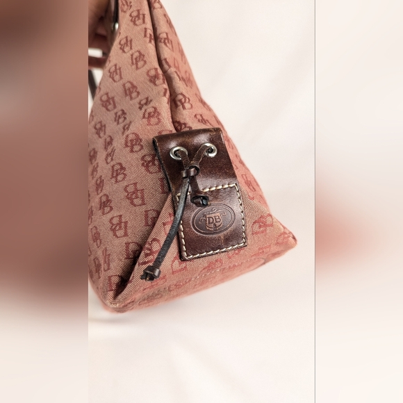 Dooney & Bourke Signature Monogram Tassel Large Tote Burgundy Canvas Leather - Picture 3 of 15